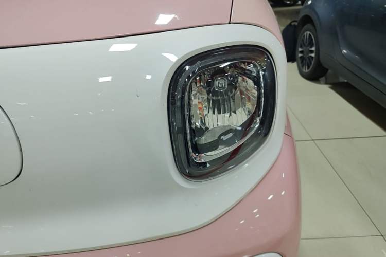 Used Bestune Pony 2025 222km Range Agile Horse Left Front Headlight