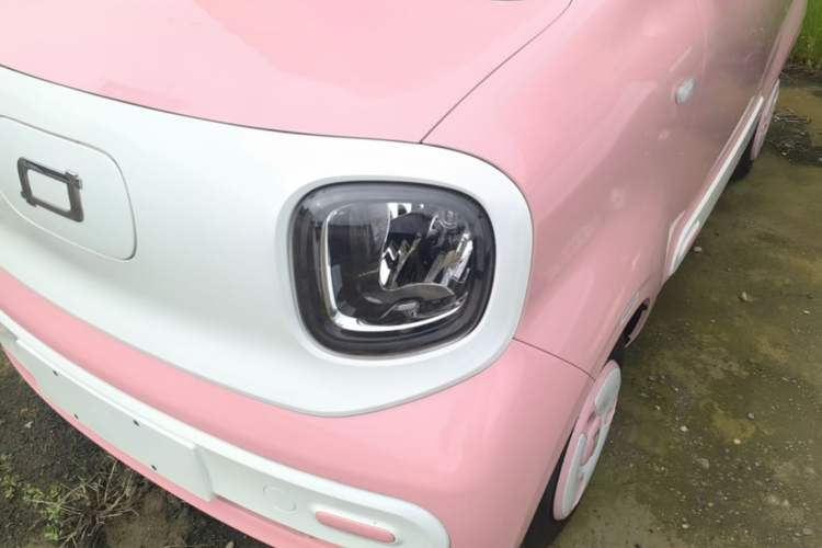 Used Bestune Pony 2025 222km Range Agile Horse Left Front Headlight