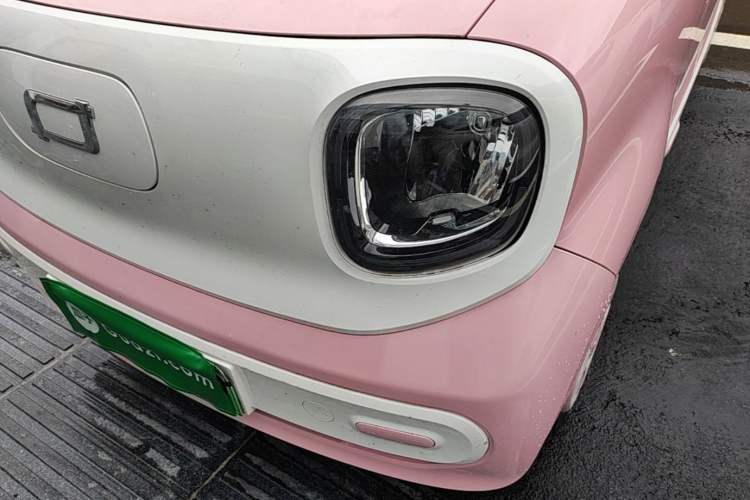 Used Bestune Pony 2025 222km Range Agile Horse Left Front Headlight
