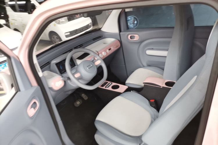 Used Bestune Pony 2025 222km Range Lingxi Horse Left Front Seat