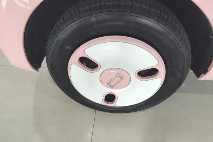 Used Bestune Pony 2025 222km Range Elegant Horse Left Front Wheel Hub