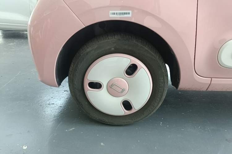 Used Bestune Pony 2025 222km Range Agile Horse Left Front Wheel Hub