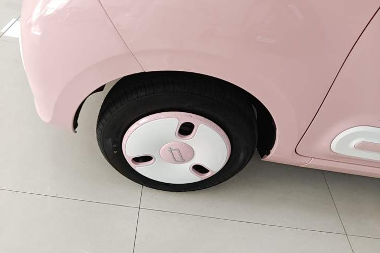 Used Bestune Pony 2025 222km Range Lingxi Horse Left Front Wheel Hub