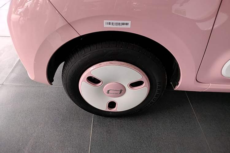 Used Bestune Pony 2025 222km Range Elegant Horse Left Front Wheel Hub