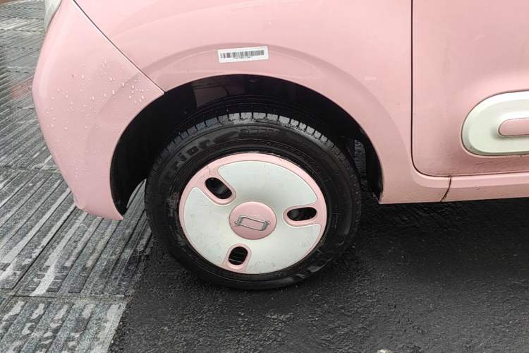 Used Bestune Pony 2025 222km Range Agile Horse Left Front Wheel Hub