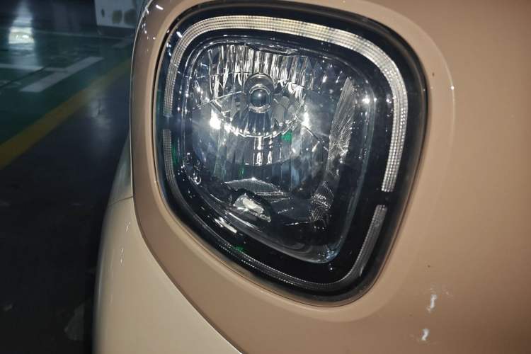 Used Bestune Pony 2025 222km Clever Horse Right Front Headlight