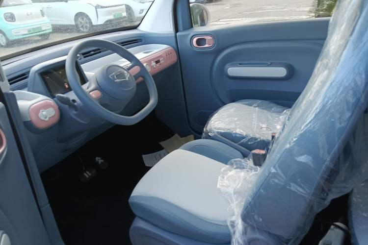 Used Bestune Pony 2025 222km Lightning Horse Interior 5