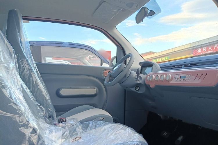 Used Bestune Pony 2025 222km Lightning Horse Interior 9