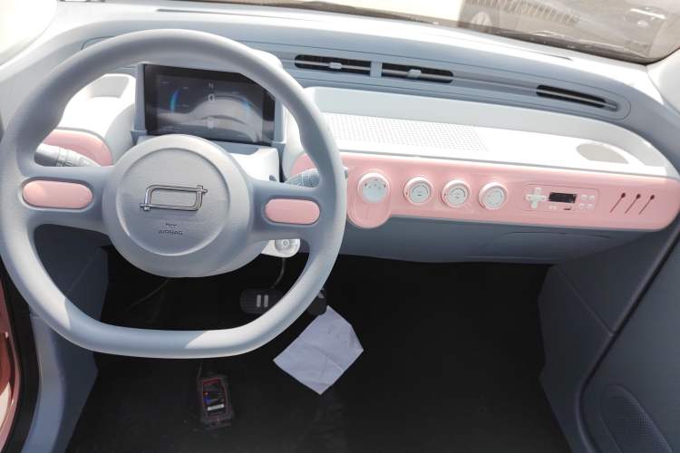 Used Bestune Pony 2025 222km Range Agile Horse Audio And AC Panel