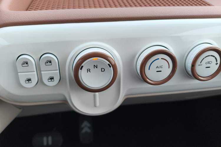 Used Bestune Pony 2025 222km Range Agile Horse Gear Lever