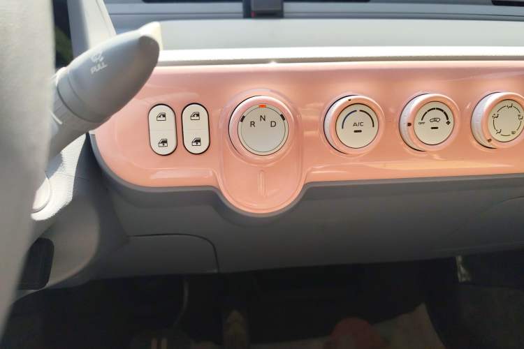 Used Bestune Pony 2025 222km Range Agile Horse Gear Lever