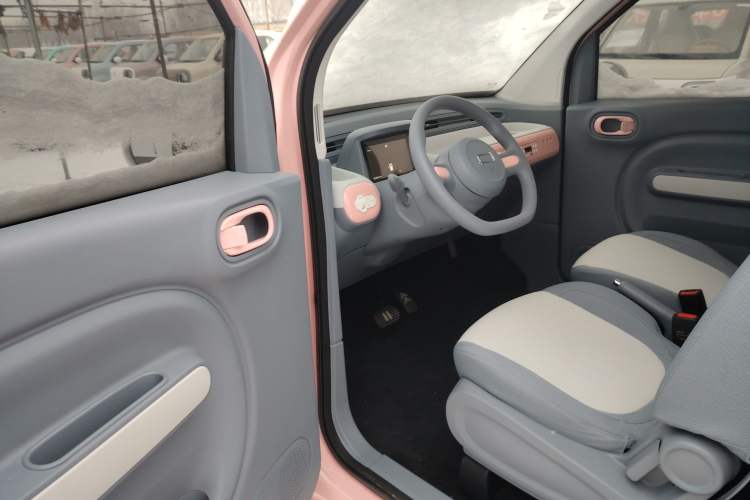 Used Bestune Pony 2025 222km Lightning Horse Interior 2