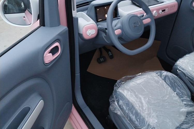 Used Bestune Pony 2025 222km Lightning Horse Interior 3