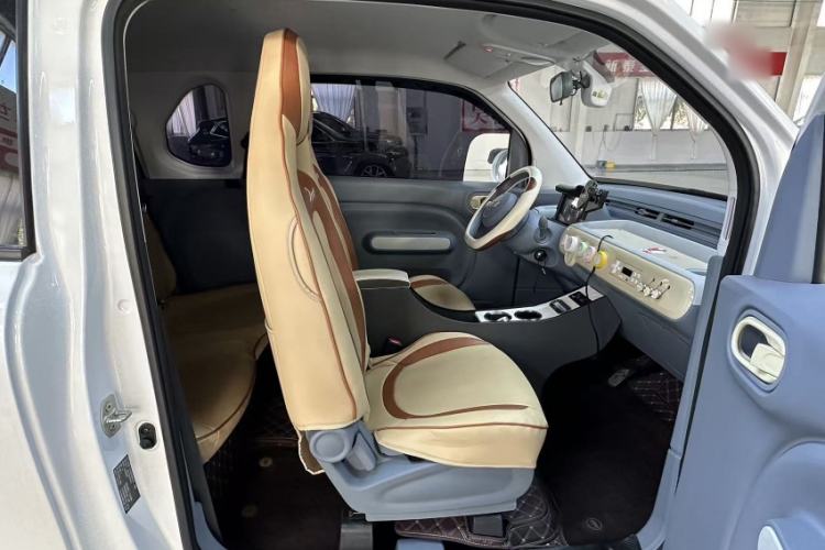 Used Bestune Pony 2025 222km Lightning Horse Interior 7