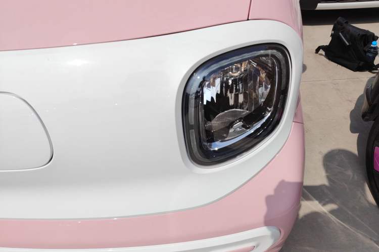 Used Bestune Pony 2025 222km Range Agile Horse Left Front Headlight