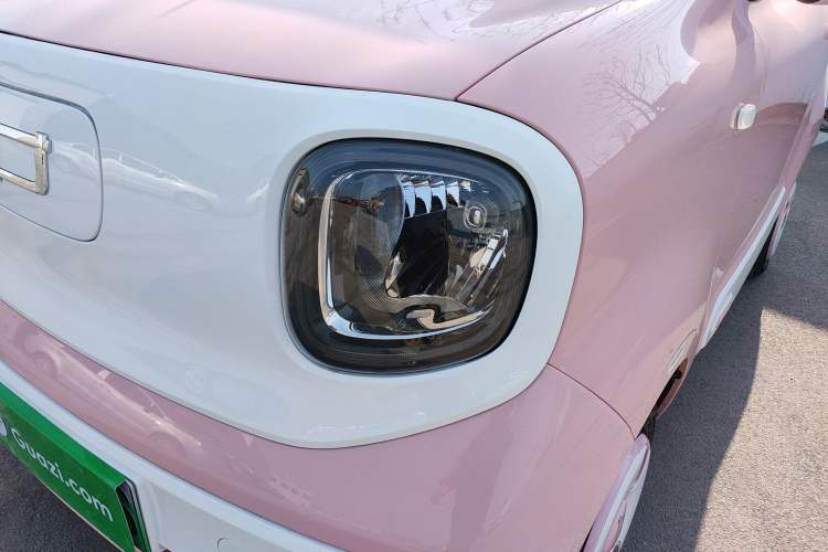 Used Bestune Pony 2025 222km Range Agile Horse Left Front Headlight