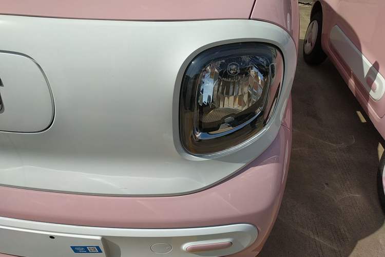 Used Bestune Pony 2025 222km Range Agile Horse Left Front Headlight