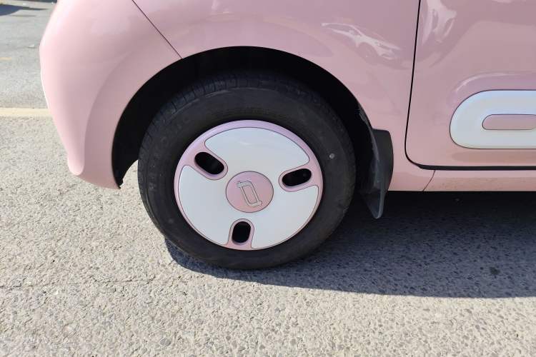 Used Bestune Pony 2025 222km Range Agile Horse Left Front Wheel Hub