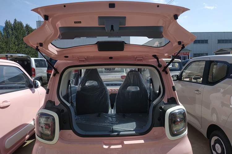 Used Bestune Pony 2025 222km Range Agile Horse Trunk