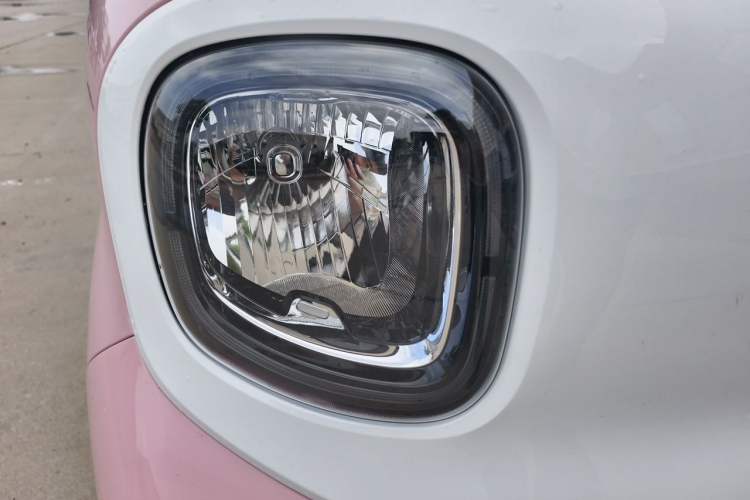 Used Bestune Pony 2025 222km Range Agile Horse Right Front Headlight