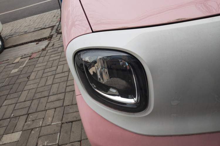 Used Bestune Pony 2025 222km Range Agile Horse Right Front Headlight