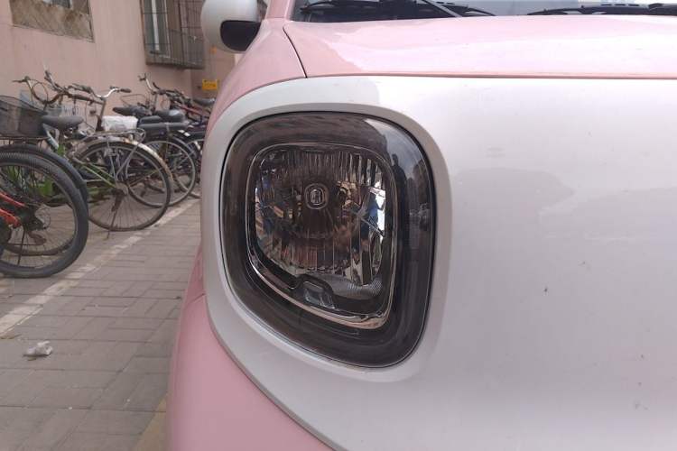 Used Bestune Pony 2025 222km Range Agile Horse Right Front Headlight