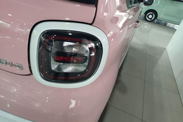 Used Bestune Pony 2025 222km Range Elegant Horse Right Rear Taillight