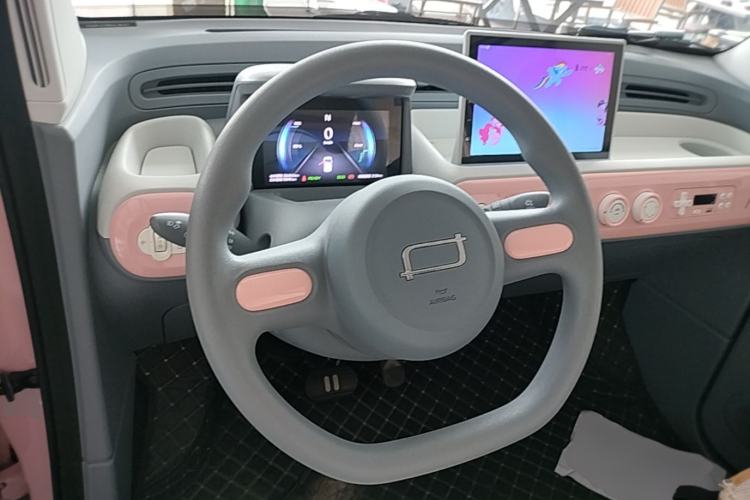 Used Bestune Pony 2025 222km Range Elegant Horse Steering Wheel