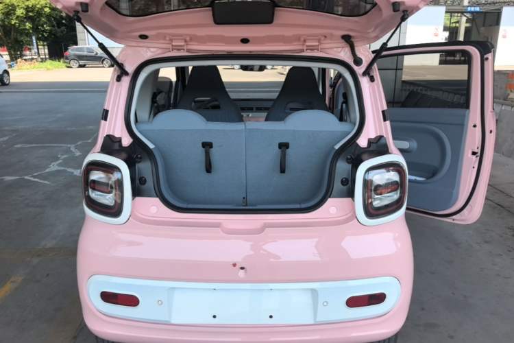 Used Bestune Pony 2025 222km Lightning Horse Trunk