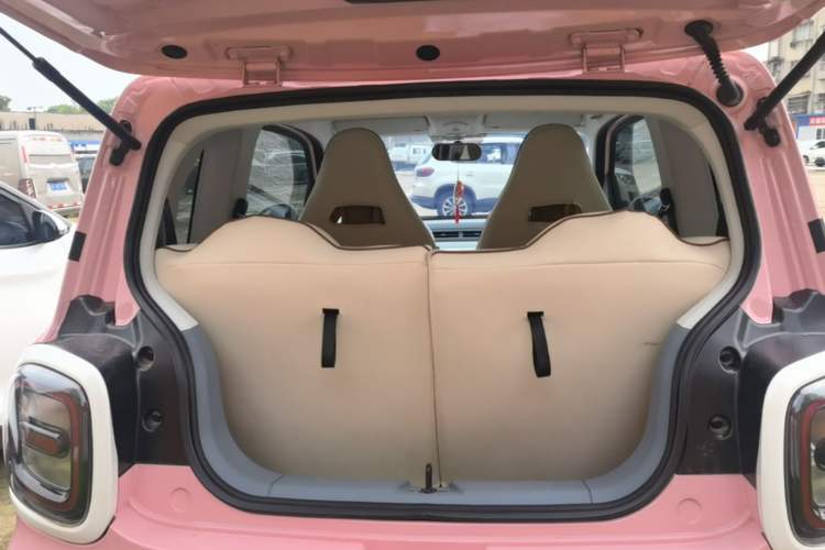 Used Bestune Pony 2025 222km Range Agile Horse Trunk