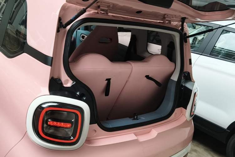 Used Bestune Pony 2025 222km Lightning Horse Trunk