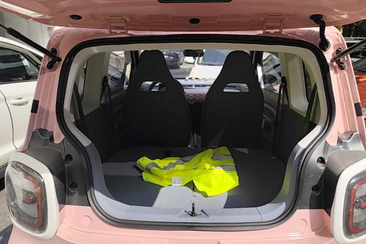 Used Bestune Pony 2025 222km Range Agile Horse Trunk