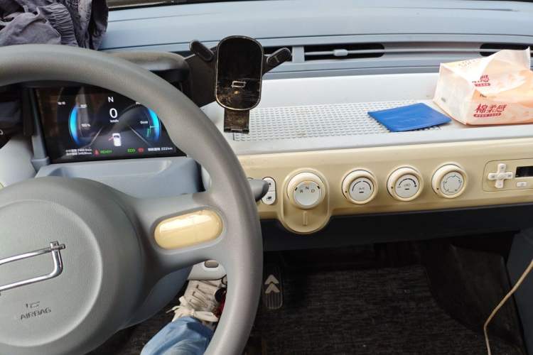 Used Bestune Pony 2025 222km Lightning Horse Audio And AC Panel