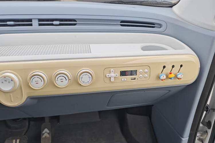 Used Bestune Pony 2025 222km Range Agile Horse Audio And AC Panel