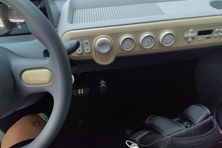 Used Bestune Pony 2025 222km Range Agile Horse Audio And AC Panel