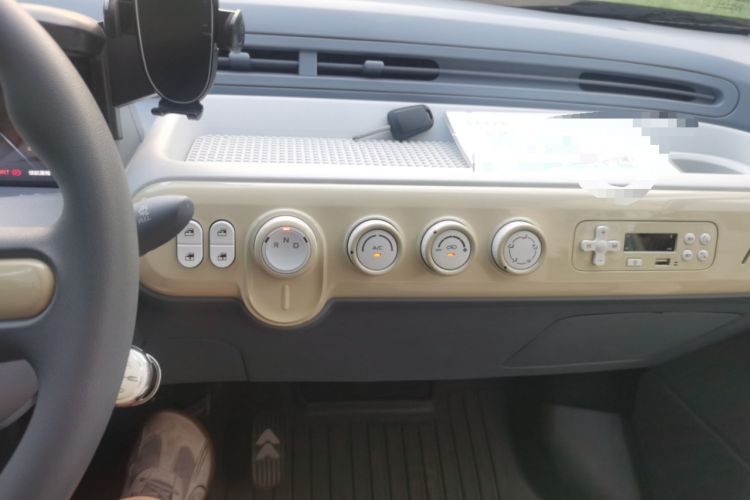 Used Bestune Pony 2025 222km Range Agile Horse Audio And AC Panel