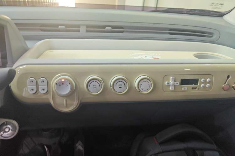 Used Bestune Pony 2025 222km Clever Horse Audio And AC Panel