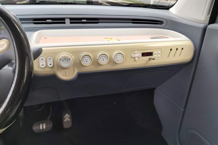 Used Bestune Pony 2025 222km Range Agile Horse Audio And AC Panel
