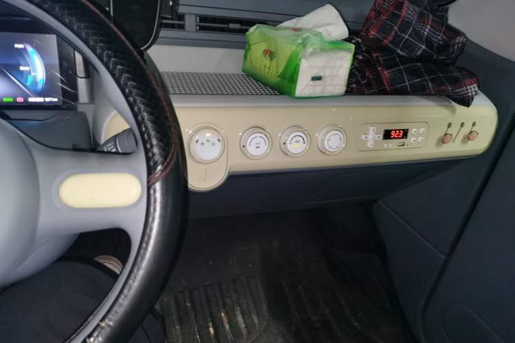 Used Bestune Pony 2025 222km Range Agile Horse Audio And AC Panel