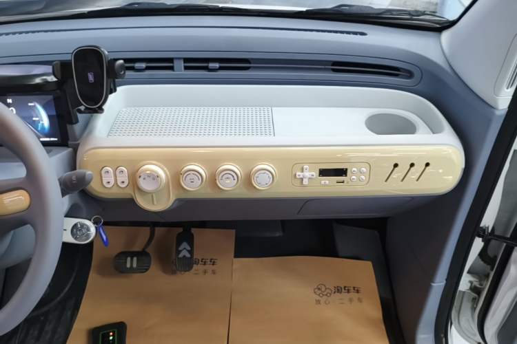 Used Bestune Pony 2025 222km Range Agile Horse Audio And AC Panel
