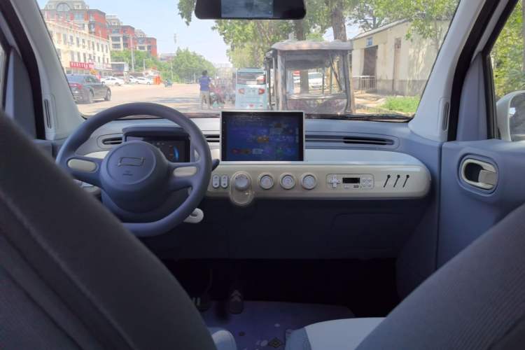 Used Bestune Pony 2025 222km Clever Horse Audio And AC Panel
