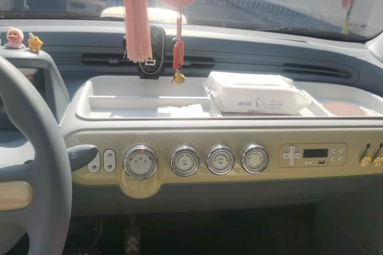 Used Bestune Pony 2025 222km Range Agile Horse Audio And AC Panel