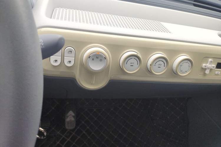Used Bestune Pony 2025 222km Range Agile Horse Audio And AC Panel