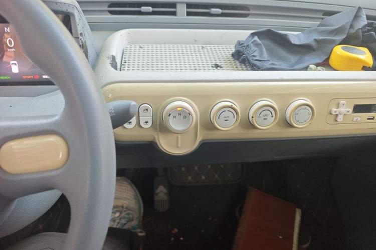 Used Bestune Pony 2025 222km Range Agile Horse Audio And AC Panel