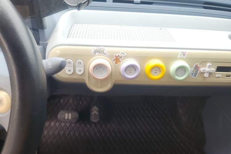 Used Bestune Pony 2025 222km Lightning Horse Audio And AC Panel