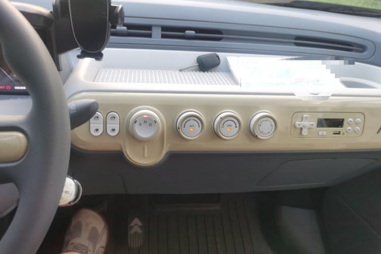 Used Bestune Pony 2025 222km Range Agile Horse Audio And AC Panel
