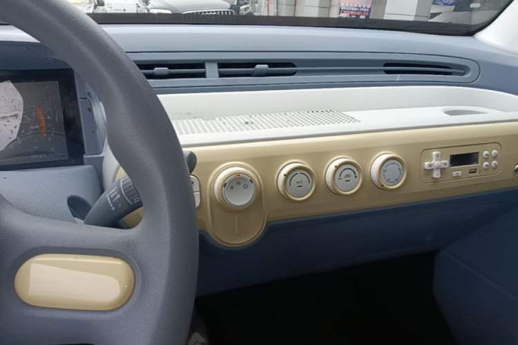 Used Bestune Pony 2025 222km Range Agile Horse Audio And AC Panel