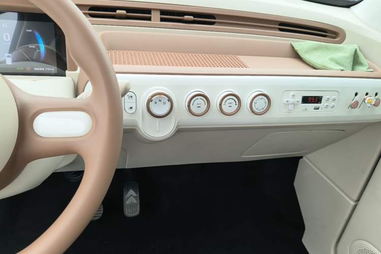 Used Bestune Pony 2025 222km Range Agile Horse Audio And AC Panel