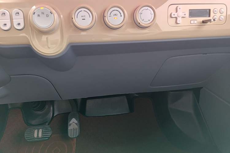 Used Bestune Pony 2025 222km Range Agile Horse Audio And AC Panel