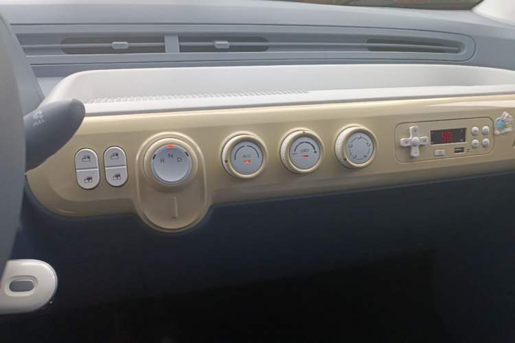 Used Bestune Pony 2025 222km Clever Horse Audio And AC Panel